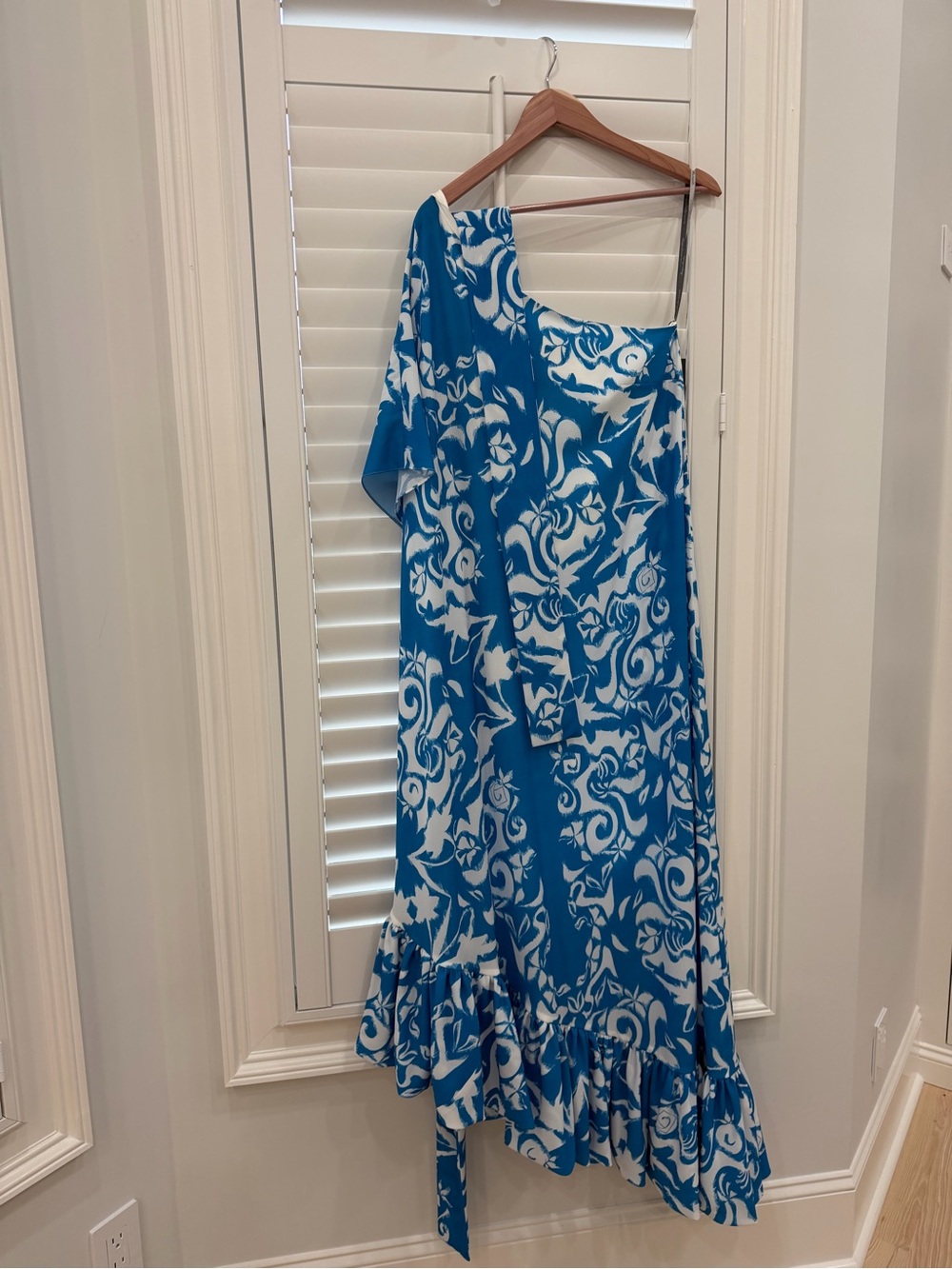 Monique Lhuillier Blue and White Printed Dress